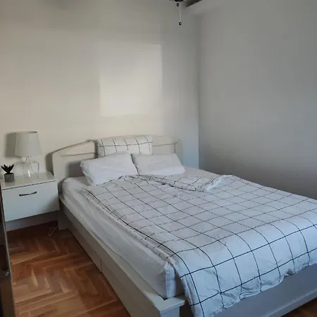 Cosy Comfy And Cost Friendly Apartment Belgrade