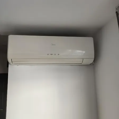 Cosy Comfy And Cost Friendly Apartment