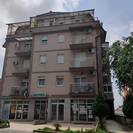 Cosy Comfy And Cost Friendly Apartment